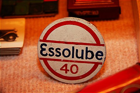 ESSO 40 OIL CLIP - click to enlarge